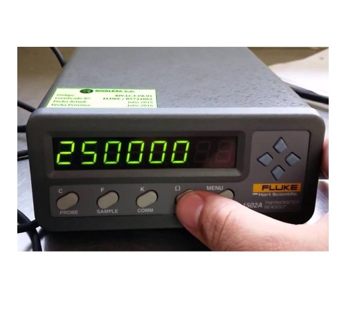 Цифровой калибратор температуры Fluke 1504-2506-256 Цифровой калибратор температуры Fluke 1504-2506-256